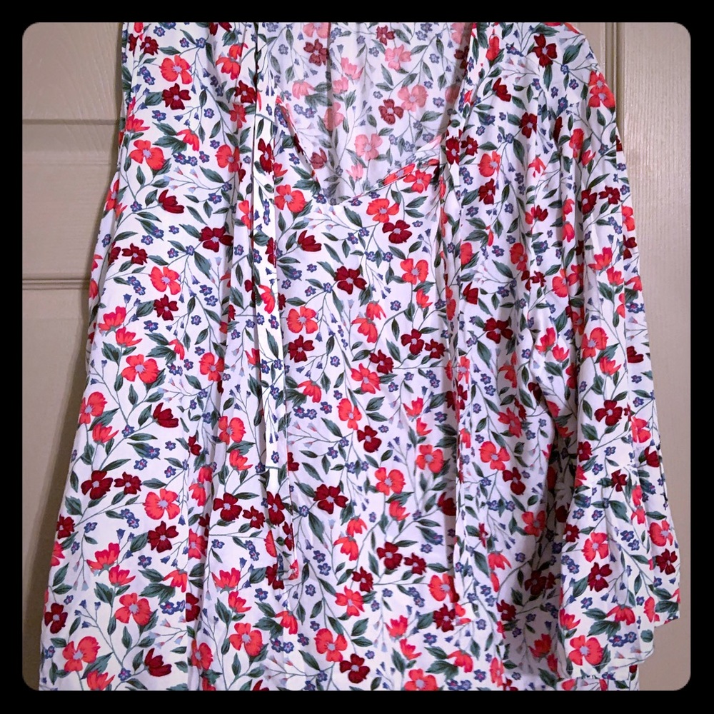 OLD NAVY FLOWY BLOUSE